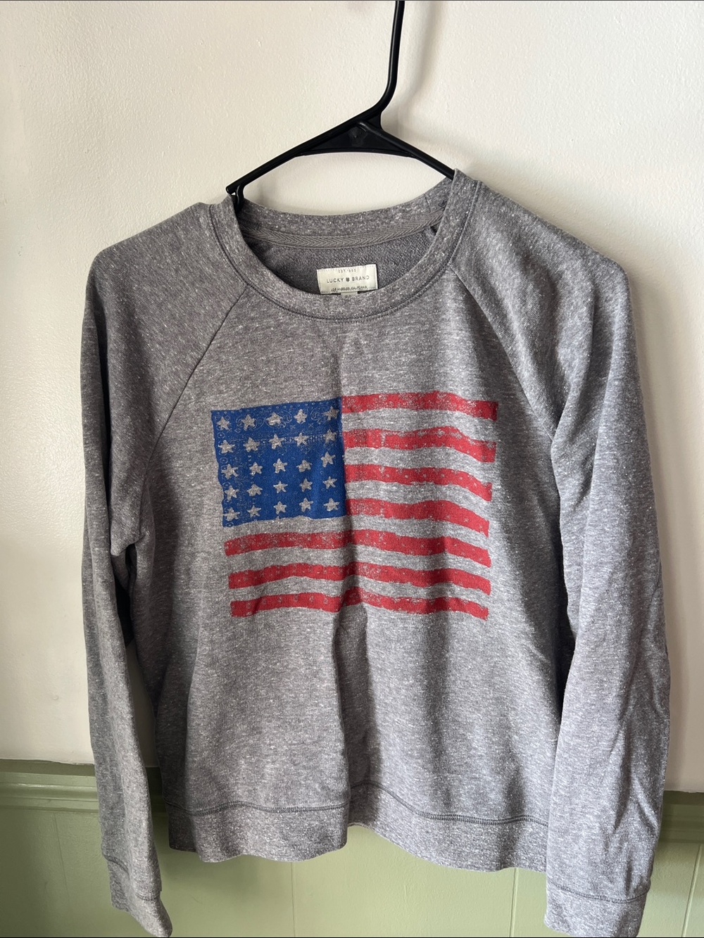 Lucky Brand Gray Crewneck Sweatshirt with Flag Graphic